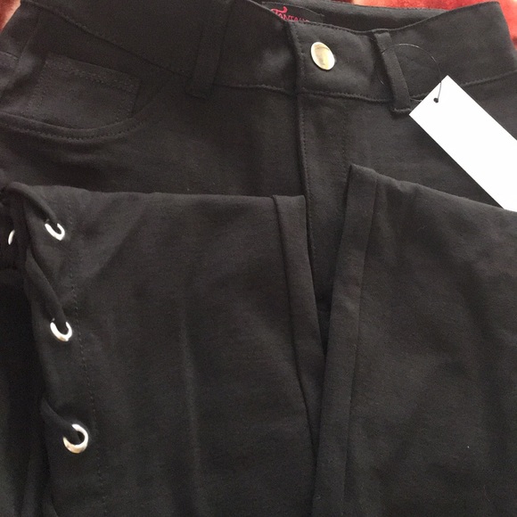 🌺LAST ONE! In Large🌺 lace up pant - Picture 3 of 3